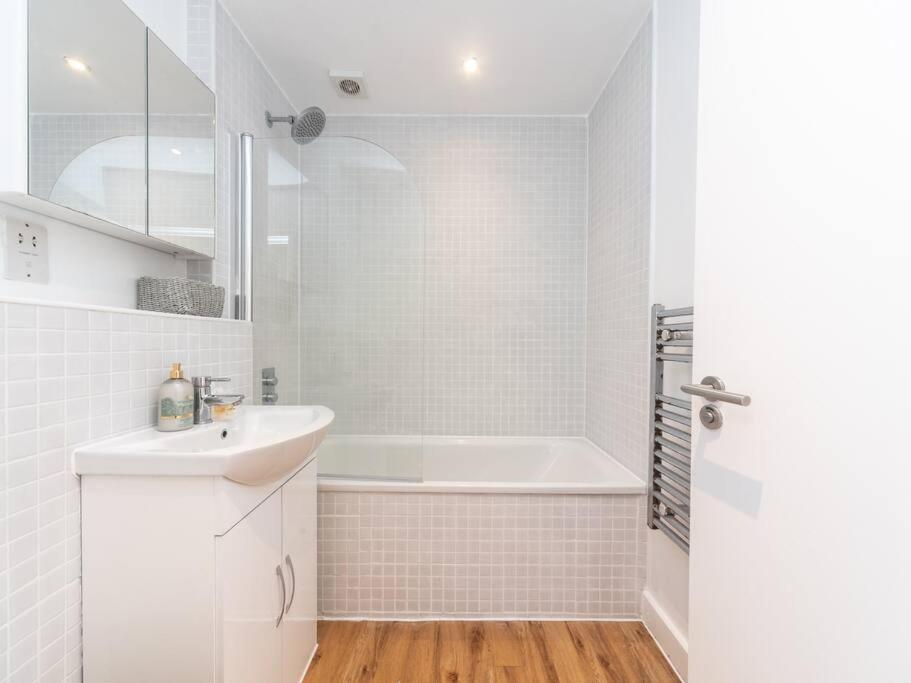 Bright & Modern 2-Bed Apartment In Vibrant East London Kültér fotó